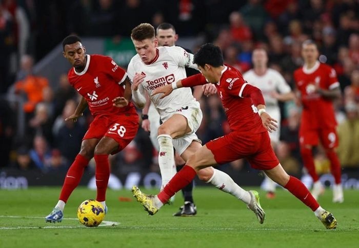MU cầm hòa Liverpool ngay trên sân Anfield