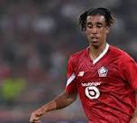 Manchester United (MU) đang tiến hành cuộc đàm phán để chiêu mộ trung vệ trẻ Leny Yoro từ CLB Lille.
