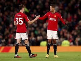 Man Utd tiếp tục mất 2 trung vệ vì chấn thương