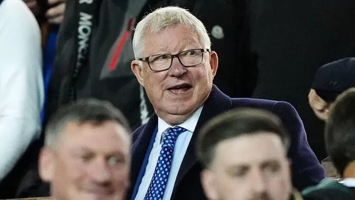  Cầu thủ Man Utd bị đề nghị chi tiền cho Sir Alex Ferguson