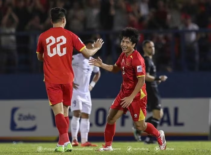 Tuyển Việt Nam hướng tới làn gió mới trước đại chiến với Malaysia