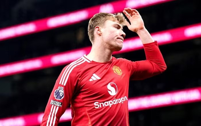 MU bật đèn xanh cho Hojlund rời Old Trafford, giữ lại Zirkzee