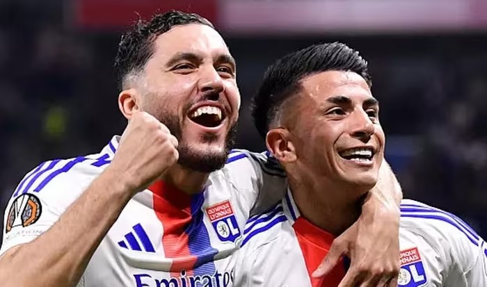 PSG âm thầm  giải cứu  Lyon: Chi đậm 50 triệu euro giúp kình địch trụ hạng Ligue 1