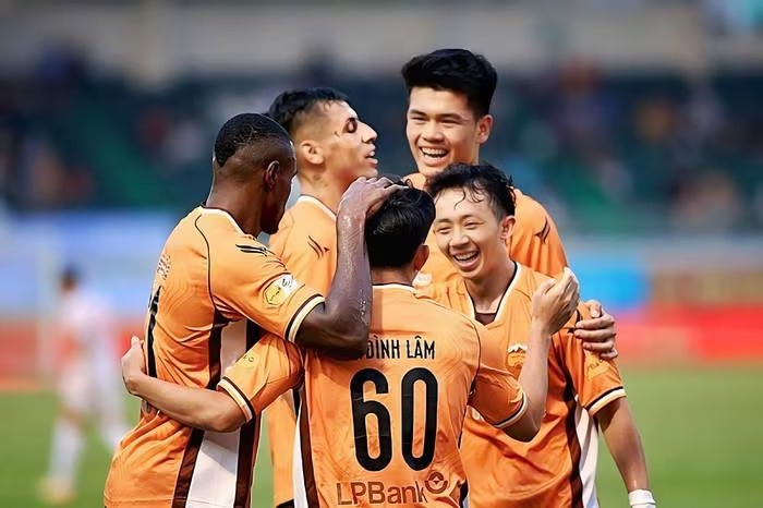 HAGL chia tay hàng loạt trụ cột: Canh bạc trẻ hóa liệu có rủi ro rớt hạng?