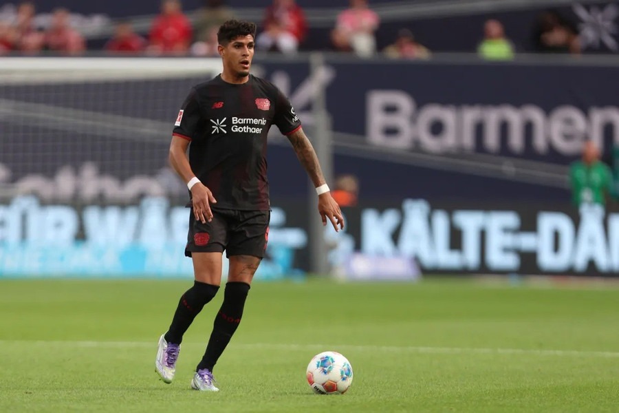 Arsenal bạo chi 52 triệu bảng để rước Hincapie