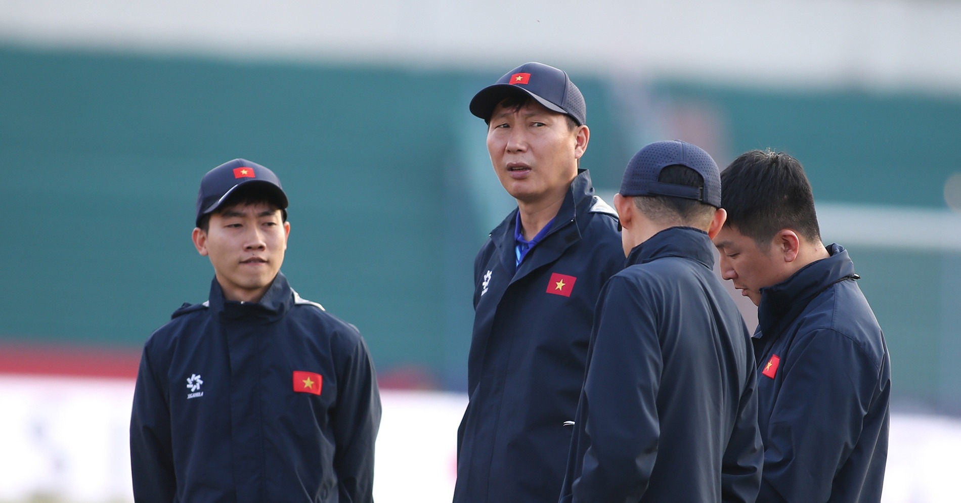 HLV Kim Sang Sik đối diện áp lực kép tại tuyển Việt Nam và U23