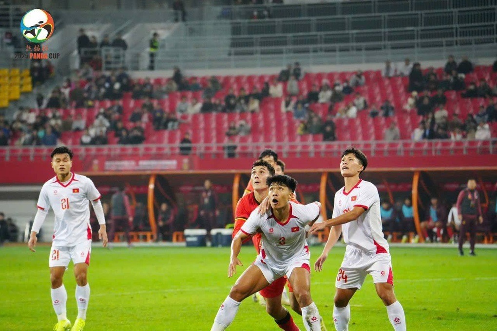 U22 Việt Nam đánh bại U22 Trung Quốc, được Thái Lan đánh giá là đối thủ lớn tại SEA Games 33