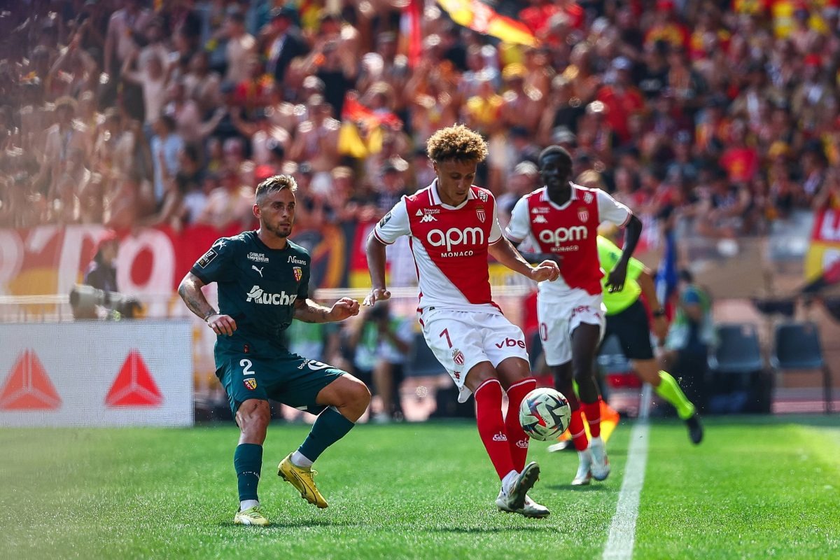 Lens vs Monaco: Pháo đài Bollaert-Delelis chờ ngày định đoạt ngôi đầu Ligue 1