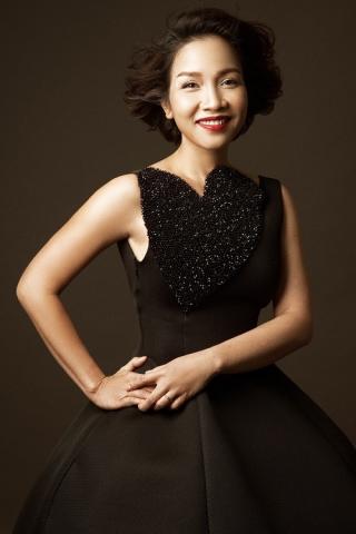 Diva Mỹ Linh quý phái đầy mê hoặc trong bộ ảnh năm mới 2016