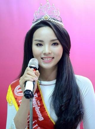 Hoa hậu Kỳ Duyên: Nói một đằng, làm một nẻo?