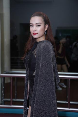 Hoàng Thùy Linh hồi hộp chờ lên sàn The Remix