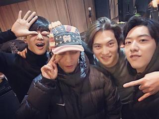 Sao Hàn 15/1: G-Dragon hóa chuột siêu hài, Seol Hyun khoe đường cong hoàn hảo