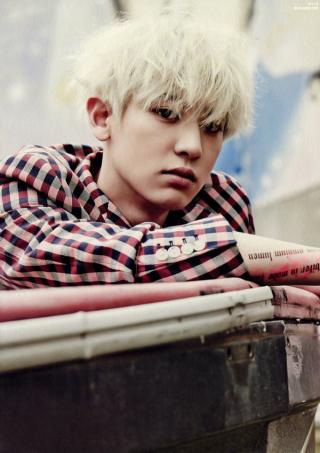 Vừa thắng giải lớn, Chanyeol (EXO) bức xúc vì bị fan cuồng đeo bám