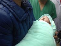 Em bé được mang thai hộ đầu tiên ở Việt Nam chào đời