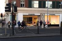 Cửa hàng Chanel bị cướp đột kích, mất hàng chục túi xách hàng trăm triệu