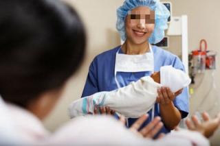Cười  rụng răng  với những cách đặt tên con sinh ngày rét kỷ lục