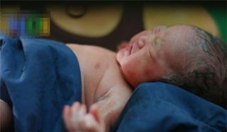 Hiếu Hiền nói về việc con gái mới sinh 6 tiếng đóng phim
