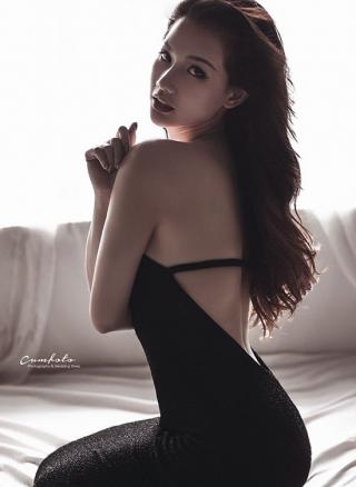Sao Việt 16/2: Nhã Phương tươi rói bên em gái, Thiều Trâm bị nhầm với Sơn Tùng