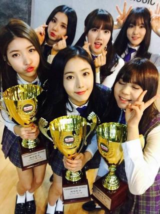 Ôm vô số cúp, G-Friend nổi tiếng thật hay chỉ là... ảo?