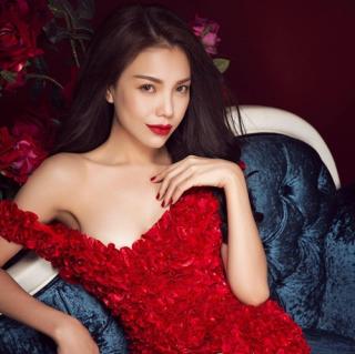 Sao Việt tranh cãi  nảy lửa  việc ngoại tình có thể bị phạt tù
