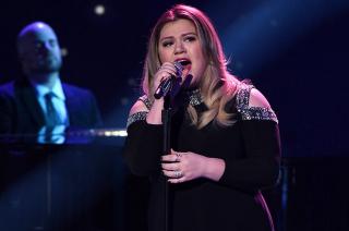 Kelly Clarkson lập kỷ lục vô tiền khoáng hậu tại Billboard