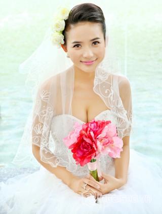Phan Như Thảo xóa sạch status tố người hại chồng, hại con