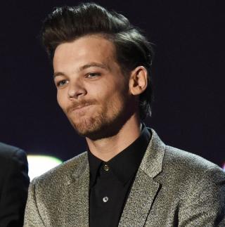 Louis (One Direction) chi tiền giúp đỡ cặp du khách gặp tai nạn ở Việt Nam