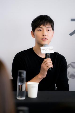 Song Joong Ki tâm sự về cảnh quay tâm đắc nhất Hậu duệ của mặt trời