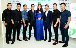 Trương Ngọc Ánh khoe sắc bên dàn mỹ nam trẻ đẹp
