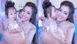 Elly Trần đưa con gái xinh xắn đi sự kiện