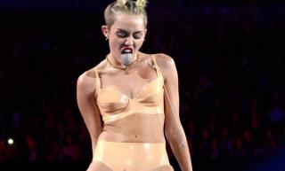 Tình yêu vốn kì diệu, như cách mà Miley đã trở nên ngoan hiền và ngọt ngào đến thế khi trở lại với Liam!
