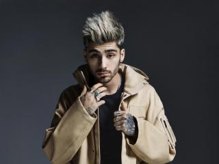 Rời One Direction, Zayn Malik  quật ngã  liên tiếp hai BXH hàng đầu Billboard