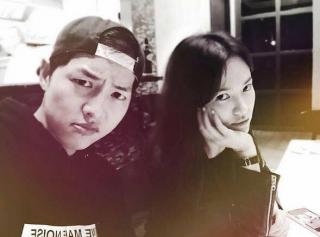 Song Hye Kyo bất ngờ khoe loạt ảnh  độc  cực dễ thương bên Song Joong Ki