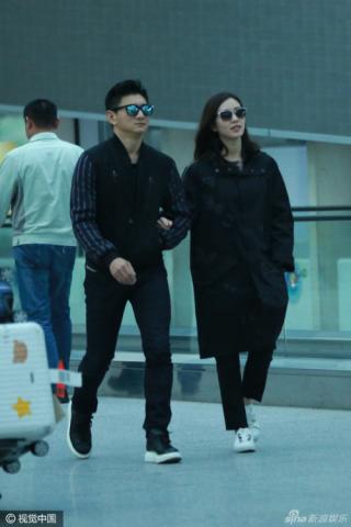 Lưu Thi Thi tình cảm khoác tay Ngô Kỳ Long