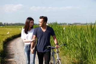 Một mình Ngọc Trinh không cứu được  Vòng eo 56 !