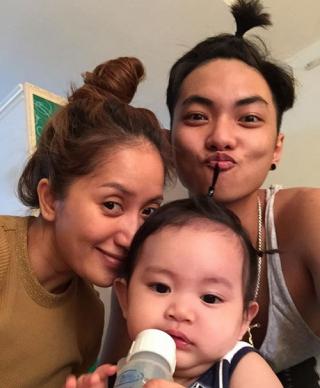 Khánh Thi khoe ảnh cả gia đình buộc tóc siêu yêu