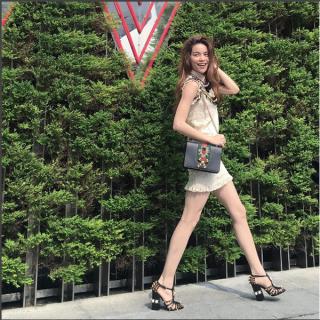  Choáng  với tủ đồ Gucci tiền tỷ của Hà Hồ
