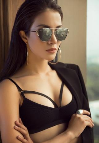 Diệp Lâm Anh gợi cảm hút mắt trong sản phẩm âm nhạc mới