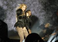 Beyoncé vẫn diễn ở  tiểu bang bị tẩy chay , nhưng kêu gọi fan ủng hộ LGBT