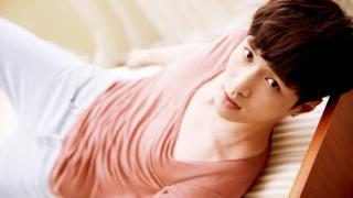 Lay (EXO) phải nhập viện vì ngộ độc thực phẩm