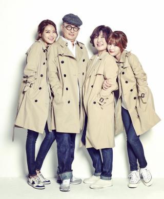 Lộ ảnh gia đình "trâm anh thế phiệt" của Soo Young (SNSD)