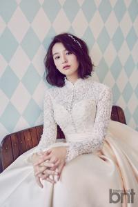Kim Ji Won đẹp ngọt ngào tiết lộ muốn yêu người chung tình