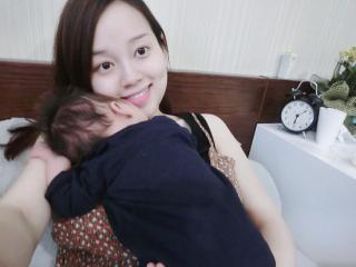 Ly Kute trở lại với công việc sau khi sinh quý tử