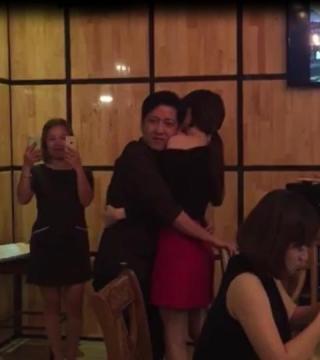 2 cặp sao Việt vô tư thể hiện tình cảm mọi lúc mọi nơi