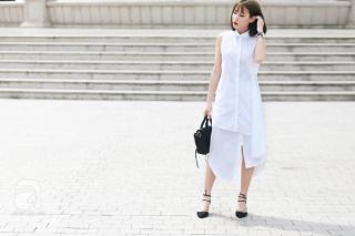 Quý cô hai miền xuống phố  nhẹ bẫng  bất chấp ngày cuối tuần nắng chói