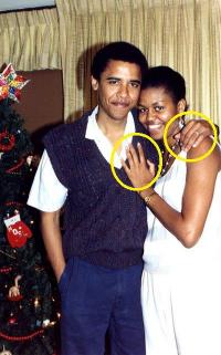 Điều bất ngờ thú vị: Tổng thống Obama đã đeo nhẫn cưới từ lúc chưa lấy vợ
