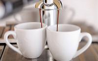 Khoa học chứng minh: Uống cà phê tốt hơn uống trà