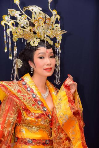 Sân khấu Trịnh Kim Chi lần đầu dựng kịch cổ trang hoành tráng