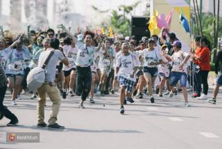 Chùm ảnh: Đi Color me run Hà Nội, có đôi thì rất vui mà đông bạn bè thì càng đã!