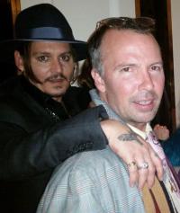 Bạn thân khẳng định vợ Johnny Depp là kẻ đào mỏ, tống tiền